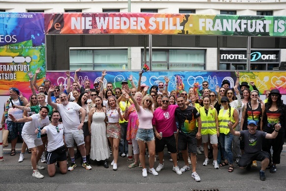 WSAF-Truck auf der CSD Demo Frankfurt